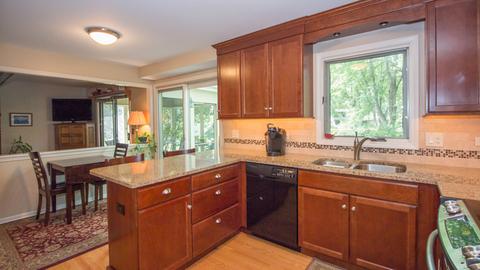 2195 Plumtree Dr, Naperville, IL 60565 photo 10