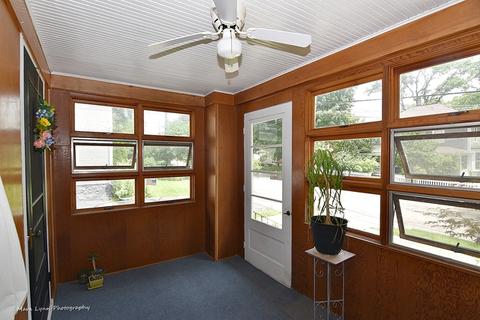 121 Division St, Algonquin, IL 60102 photo 2