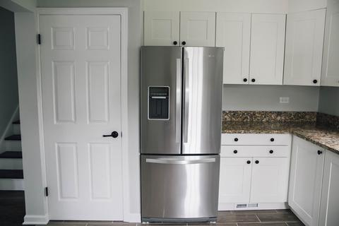 871 S Wolf Rd, Des Plaines, IL 60016 photo 9