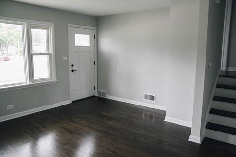 871 S Wolf Rd, Des Plaines, IL 60016 photo 4