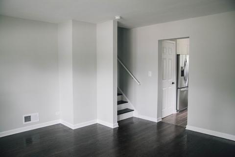 871 S Wolf Rd, Des Plaines, IL 60016 photo 5