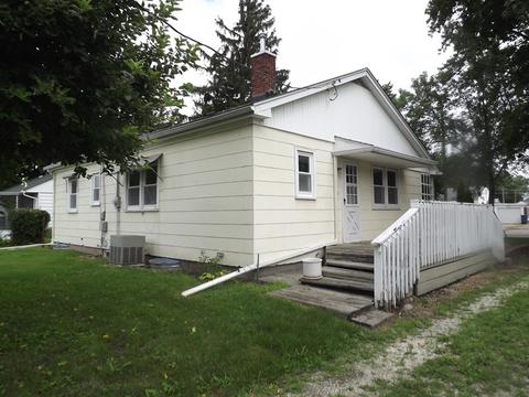 579 E Mulberry St, Watseka, IL 60970 photo 3