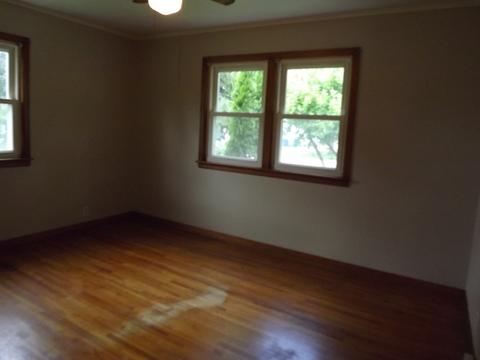 579 E Mulberry St, Watseka, IL 60970 photo 11