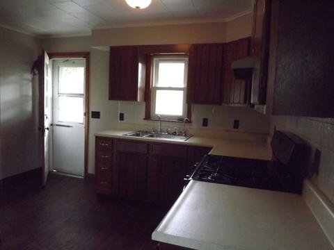 579 E Mulberry St, Watseka, IL 60970 photo 6