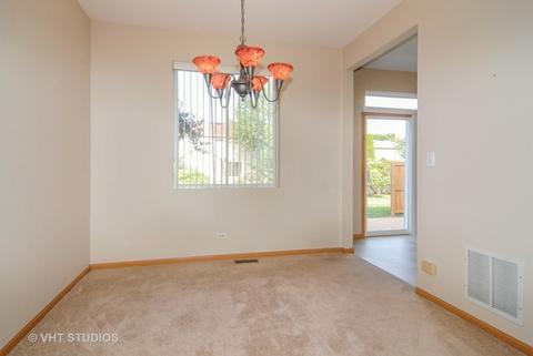 12430 Falcon Dr, Plainfield, IL 60585 photo 6