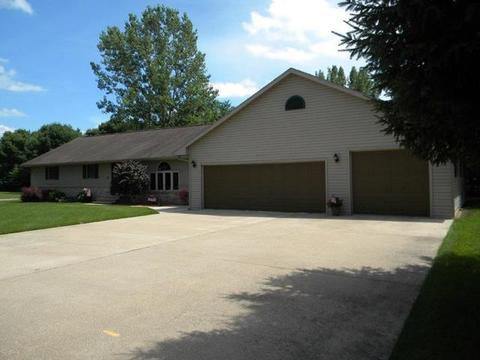 25469 Front St, Sterling, IL 61081 photo 2