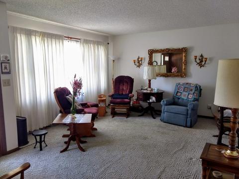 608 E Oregon St, Polo, IL 61064 photo 2