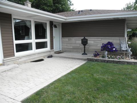 401 E Bevan Dr, Joliet, IL 60435 photo 2