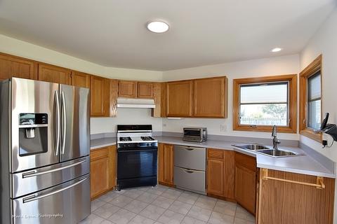 1545 Knotty Pine Dr, Elgin, IL 60123 photo 13