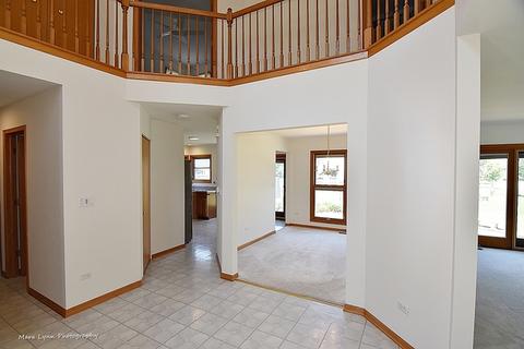 1545 Knotty Pine Dr, Elgin, IL 60123 photo 5