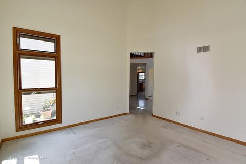 1545 Knotty Pine Dr, Elgin, IL 60123 photo 7