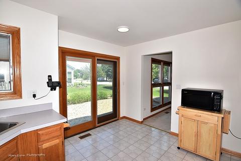 1545 Knotty Pine Dr, Elgin, IL 60123 photo 14