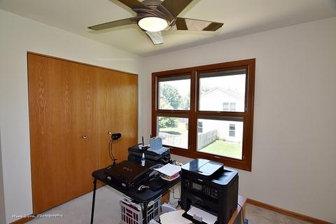 1545 Knotty Pine Dr, Elgin, IL 60123 photo 26