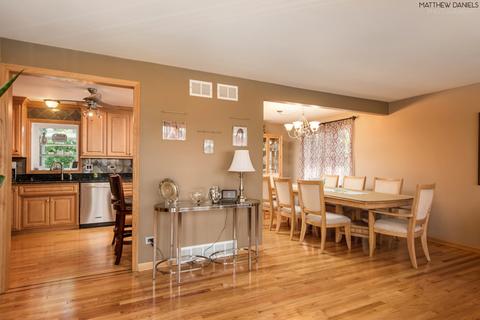 7944 W 81st St, Bridgeview, IL 60455 photo 2