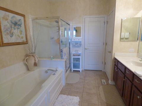 4031 Whitehall Ln, Algonquin, IL 60102 photo 16