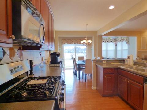 4031 Whitehall Ln, Algonquin, IL 60102 photo 8