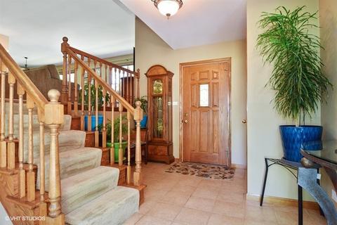 785 Concord Ln, Hoffman Estates, IL 60192 photo 3