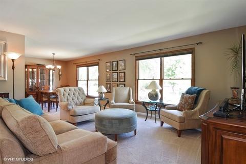 785 Concord Ln, Hoffman Estates, IL 60192 photo 4