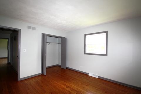 230 Robert Dr, Elgin, IL 60123 photo 18
