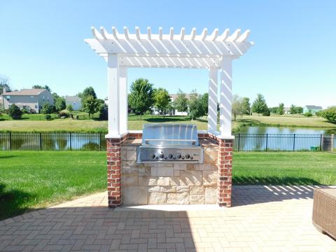 331 E Becker Pl, Sycamore, IL 60178 photo 2