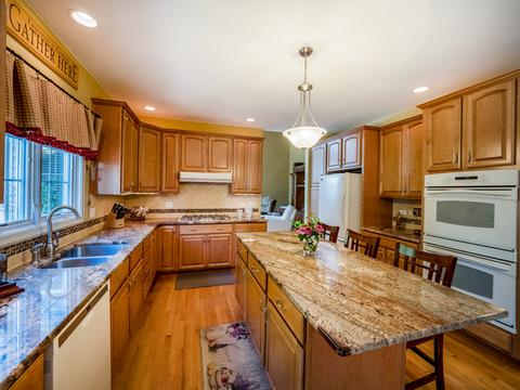 11 Springbrook Ln, Algonquin, IL 60102 photo 3