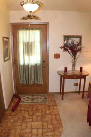 806 Waverly Dr, Elgin, IL 60120 photo 2