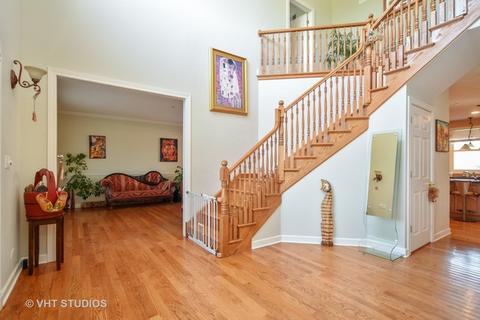 1905 Euclid Ave, Mount Prospect, IL 60056 photo 2