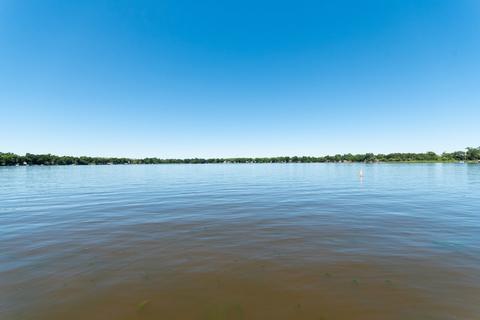 8 Cat Schooner Ln, Third Lake, IL 60030 photo 5