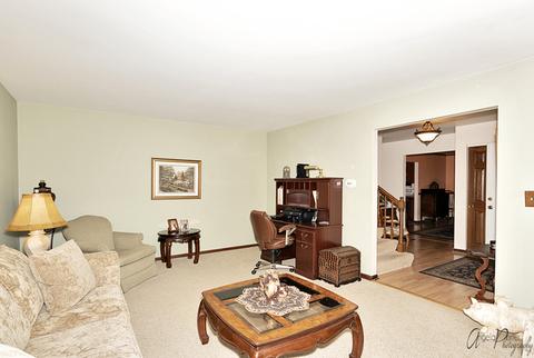 592 Sycamore Ln, Wheeling, IL 60090 photo 6
