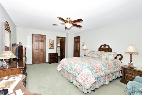 592 Sycamore Ln, Wheeling, IL 60090 photo 18