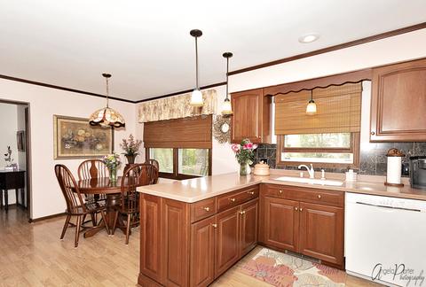 592 Sycamore Ln, Wheeling, IL 60090 photo 11