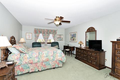 592 Sycamore Ln, Wheeling, IL 60090 photo 17