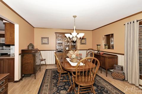 592 Sycamore Ln, Wheeling, IL 60090 photo 8