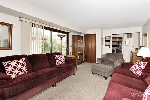 592 Sycamore Ln, Wheeling, IL 60090 photo 14