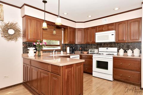 592 Sycamore Ln, Wheeling, IL 60090 photo 10
