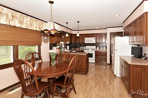 592 Sycamore Ln, Wheeling, IL 60090 photo 9
