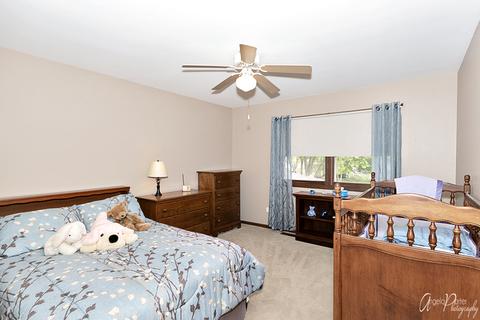 592 Sycamore Ln, Wheeling, IL 60090 photo 20