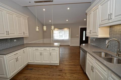 7925 W 82nd Pl, Bridgeview, IL 60455 photo 5