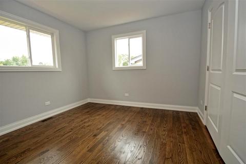 7925 W 82nd Pl, Bridgeview, IL 60455 photo 13