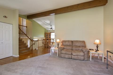 985 Honeysuckle Dr, Wheeling, IL 60090 photo 2