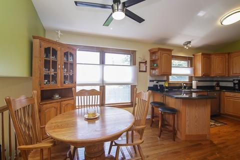 985 Honeysuckle Dr, Wheeling, IL 60090 photo 4