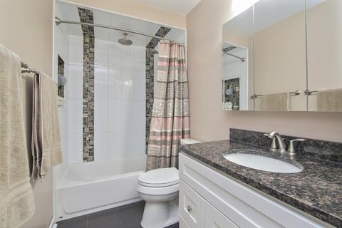 985 Honeysuckle Dr, Wheeling, IL 60090 photo 9
