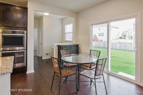 263 Stagecoach Dr, Elgin, IL 60124 photo 3