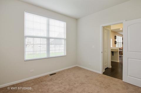 263 Stagecoach Dr, Elgin, IL 60124 photo 6