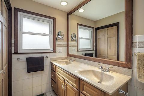 929 Manor Dr, Wilmette, IL 60091 photo 11