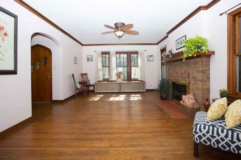 424 S State St, Elgin, IL 60123 photo 6