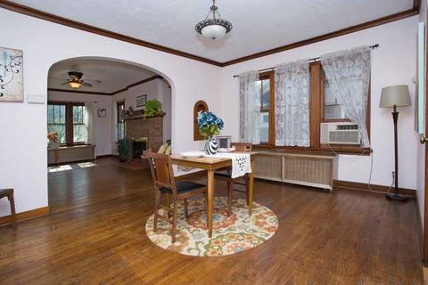 424 S State St, Elgin, IL 60123 photo 7