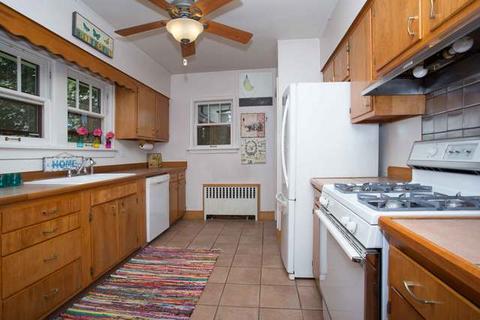 424 S State St, Elgin, IL 60123 photo 8
