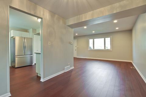 1435 Sturbridge Ct, Hoffman Estates, IL 60192 photo 4
