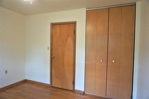906 Devonshire Dr, Champaign, IL 61821 photo 31